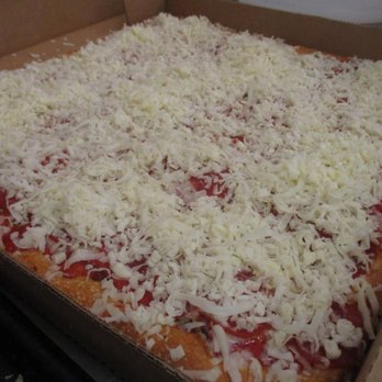 Lil Gerardo's - Our 1/2 tray is 16 slices! - Italian Near Me - Bellaire, Ohio