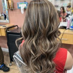 Sunny Salon
