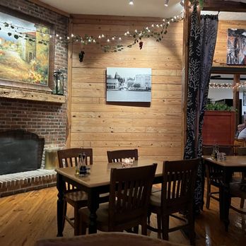 il Cigno Italiano - Ambience - Italian Near Me - Swansboro, North Carolina