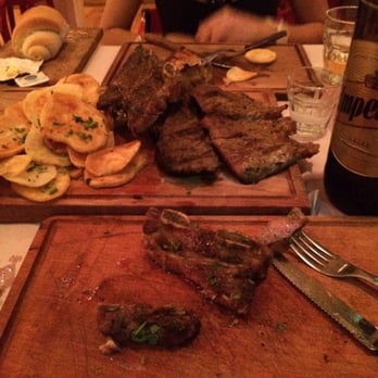La Clotilde - Tabla "individual" perfecta para compartir . Matambrito tiernizado de cerdo, vacío y tira de asado. Todo excelente . - Argentine Near Me - Buenos Aires, C