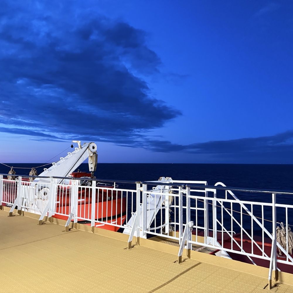 Watch: Kate Douglass Breaks 50-Second Barrier In 100 Free For World Record  To Close Toronto, image size:1000x1000