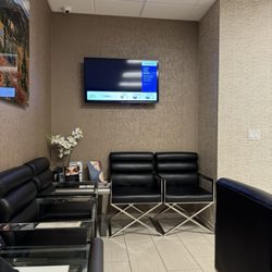 Advanced Dermatology Care - Waiting room