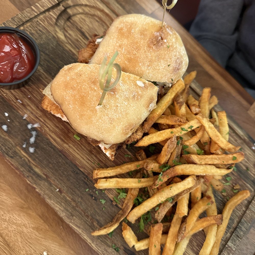 Center Square Grill - Crispy chicken Sandwich - New American Near Me - East Longmeadow, Massachusetts