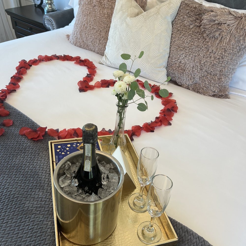 The Vine House Bed & Breakfast - Romance package welcome - Bed & Breakfast Near Me - Temecula, California