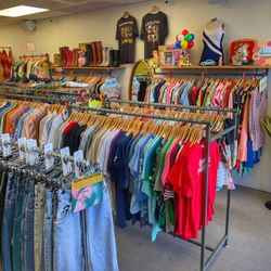 Luxie Vintage - A selection of vintage clothing from the 1940s, 1950s, 1960s, 1970s, 1980s, 1990s & 2000s/y2k era
