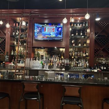 Paesanos - Bar area - Italian Near Me - Davis, California
