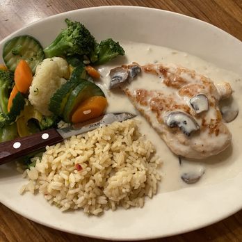 Wool Growers Restaurant - Breast of Chicken a la Mayie - Basque Near Me - Bakersfield, California