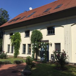Gasthaus Hafenterrassen - Der Eingang vom Parkplatz