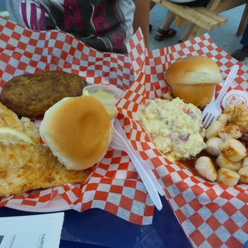 Alma Lobster Shop - Fish and scallops - Seafood Markets Near Me - Alma, New Brunswick