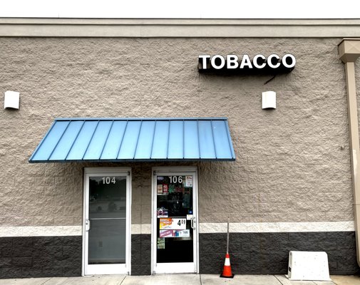 The Tobacco House, 1727 Red Robin Ln, New Bern, NC 28562-5732, US