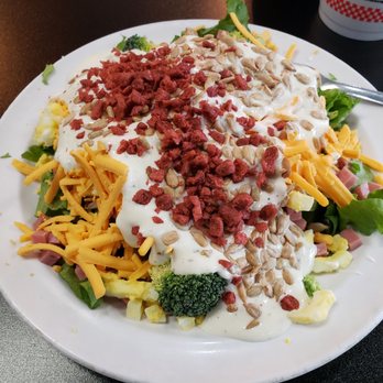 Pizza Inn - Salad bar was impressive. - Italian Near Me - Winona, Mississippi