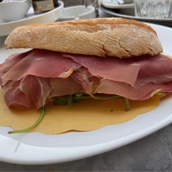Le Café - Bars Near Me - Venezia, VE Le Café - Bars Near Me - Venezia, VE
