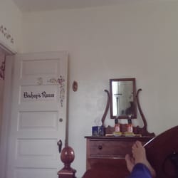 Bishop's Cottage - Chillin in the Bishop Room