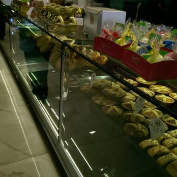 Caffè Alba - Banco vetrina - Desserts Near Me - Casoria, NA Caffè Alba - Banco vetrina - Desserts Near Me - Casoria, NA