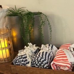 2400 Main Finishing & accessories - Scarves