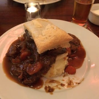 Paddy Foley's Bar & Restaurant - Guinness beef pie - Bars Near Me - Kenmare, Kentucky
