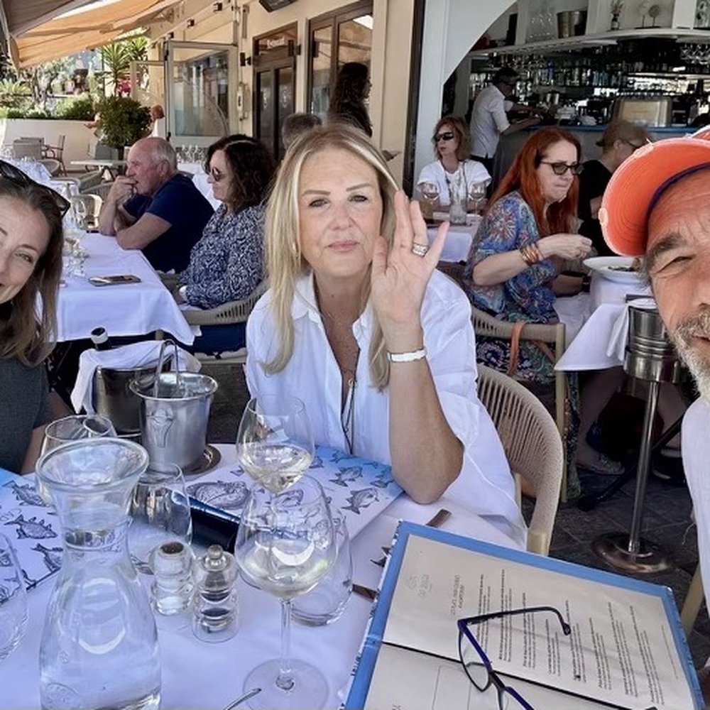 Cap Riviera - Patio dining with just the right amount of shade. - French Near Me - Antibes Juan Les Pins, 06