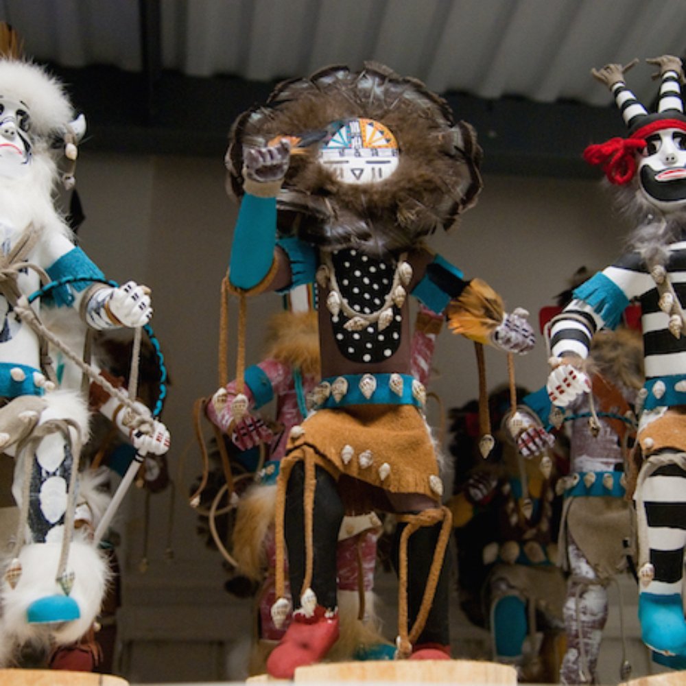 Čhatkú Arts Center - Mahpíya Lúta - historic art from their permanent collection - Cultural Center Near Me - Pine Ridge, South Dakota Čhatkú Arts Center - Mahpíya Lúta - historic art from their permanent collection - Cultural Center Near Me - Pine Ridge, South Dakota