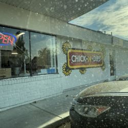 Chick-N-Dips - Outside