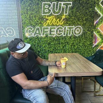 Con Azucar Cafe - Bakeries Near Me - Sacramento, California Con Azucar Cafe - Bakeries Near Me - Sacramento, California