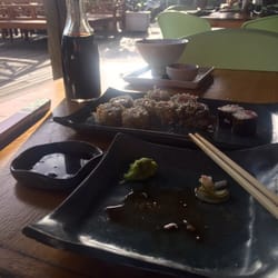 Minimok - Not too happy about the hot roll and salmon skin roll