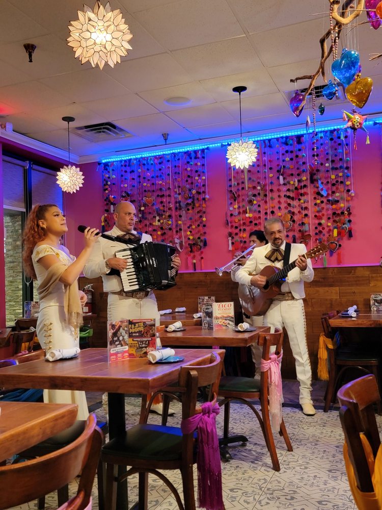 La Reyna - Authentic Mexican Cuisine
