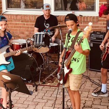 Bones Jones Music - Outdoor Bones Jones concert late summer 2019 - Musical Instruments & Teachers Near Me - Gaithersburg, Maryland Bones Jones Music - Outdoor Bones Jones concert late summer 2019 - Musical Instruments & Teachers Near Me - Gaithersburg, Maryland