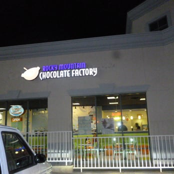 Yogurtini - Building Exterior - Ice Cream & Frozen Yogurt Near Me - Las Vegas, Nevada Yogurtini - Building Exterior - Ice Cream & Frozen Yogurt Near Me - Las Vegas, Nevada