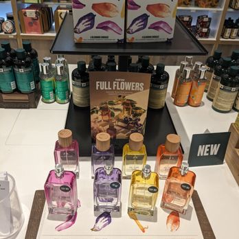 The Body Shop Canada - Floral scents - Cosmetics & Beauty Supply Near Me - Markham, Ontario The Body Shop Canada - Floral scents - Cosmetics & Beauty Supply Near Me - Markham, Ontario