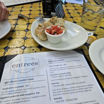 Oggi Italian - Bread and garlic tomatoes - Italian Near Me - Tampa, Florida Oggi Italian - Bread and garlic tomatoes - Italian Near Me - Tampa, Florida