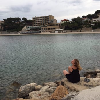 Hôtel Ile Rousse - Hotel overlook on the background - Hotels Near Me - Bandol, 83