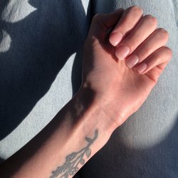 Deluxe Nails and Spa - acrylic nails w/ gel