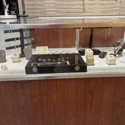 Moyock Pawn and Gun