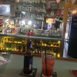 Frogee's Cocktail Lounge