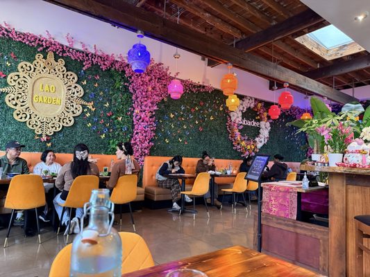 Lao Garden Restaurant & Bar by null