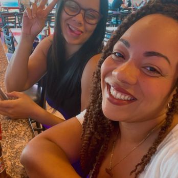 El Rinconcito Restaurant & Bar - Happy hour medallistas bucket of 6 for $8 - Latin American Near Me - Orlando, Florida El Rinconcito Restaurant & Bar - Happy hour medallistas bucket of 6 for $8 - Latin American Near Me - Orlando, Florida