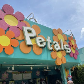 Petals Pool Bar - Bars Near Me - Lake Buena Vista, Florida Petals Pool Bar - Bars Near Me - Lake Buena Vista, Florida