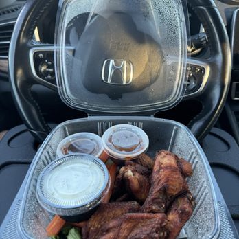 Hootch and Banter - Wings (bbq) $20 (instagram: @issa.cheatday) - New American Near Me - Frederick, Maryland