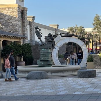 San Francisco Premium Outlets - Outlet Stores Near Me - Livermore, California San Francisco Premium Outlets - Outlet Stores Near Me - Livermore, California