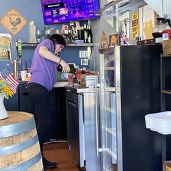 Ethan's Eatery - Bar tender