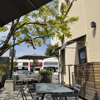 Blue Bottle Coffee - Pasadena - Outdoor seating area - Coffee & Tea Near Me - Pasadena, California