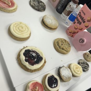 Crumbl - Overland Park - Bakeries Near Me - Overland Park, Kansas Crumbl - Overland Park - Bakeries Near Me - Overland Park, Kansas