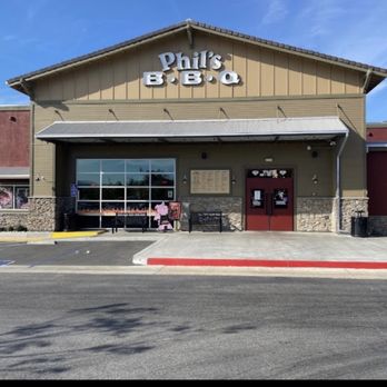 Phil's BBQ - Barbeque Near Me - Temecula, California