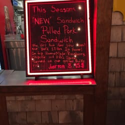 Charlies Famous Roast Beef & Lobster Rolls