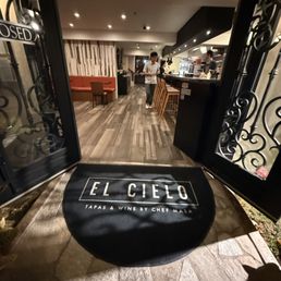 Exterior photo of El Cielo - Honolulu, Hawaii Exterior photo of El Cielo - Honolulu, Hawaii