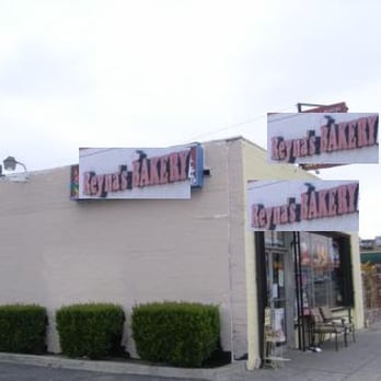 Reyna's Bakery 3 - the outside of the restaurant - Mexican Near Me - Huntington Park, California Reyna's Bakery 3 - the outside of the restaurant - Mexican Near Me - Huntington Park, California