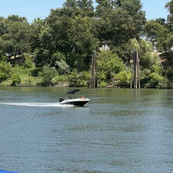 Sand Cove Beach - Tubing - Beaches Near Me - Sacramento, California Sand Cove Beach - Tubing - Beaches Near Me - Sacramento, California