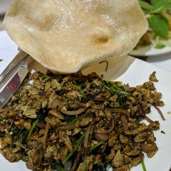 Quan Vy Da - Hen Xuc Banh Da  (Clams with baked rice crepes) - Vietnamese Near Me - Westminster, California