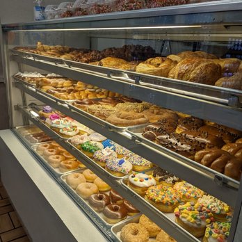 Earl's Donuts - a variety of doughnuts - Donuts Near Me - Chatsworth, California Earl's Donuts - a variety of doughnuts - Donuts Near Me - Chatsworth, California