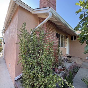 Best Metal Roofing & Gutters - White gutters - Roofing Near Me - Burbank, California Best Metal Roofing & Gutters - White gutters - Roofing Near Me - Burbank, California